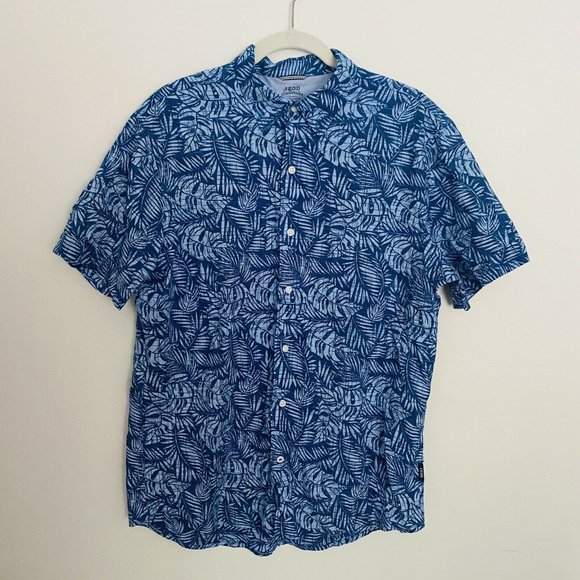 Izod Other - izod saltwater relaxed classics short sleeve butto